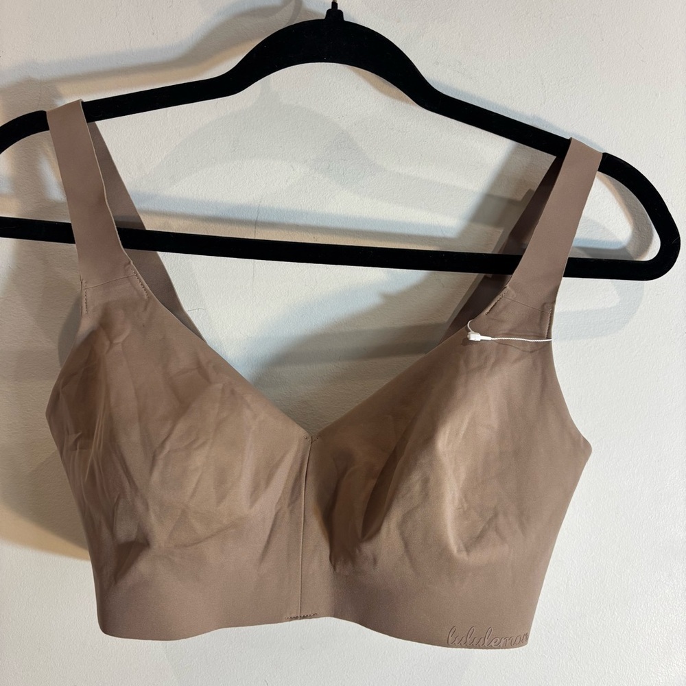 LULULEMON Sz 34D Tan Intimate Sports Bra Lined Underwire Free Unpadded